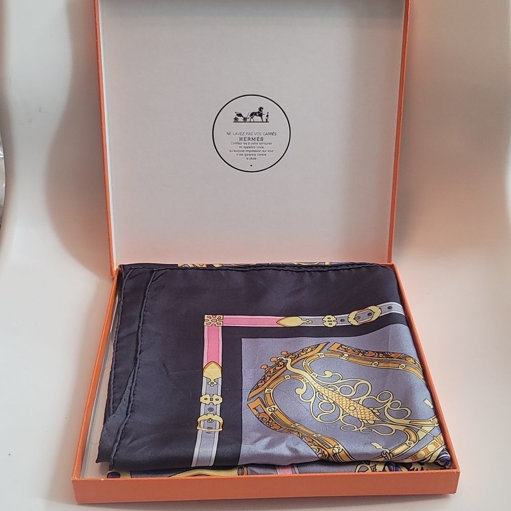 Hermes "Les Muserolles" scarf - Picture 5 of 10
